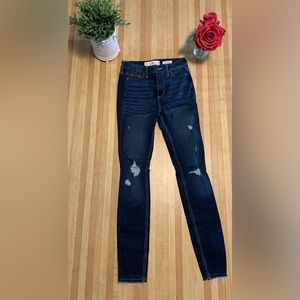 Hollister high rise super skinny jeans (0R)